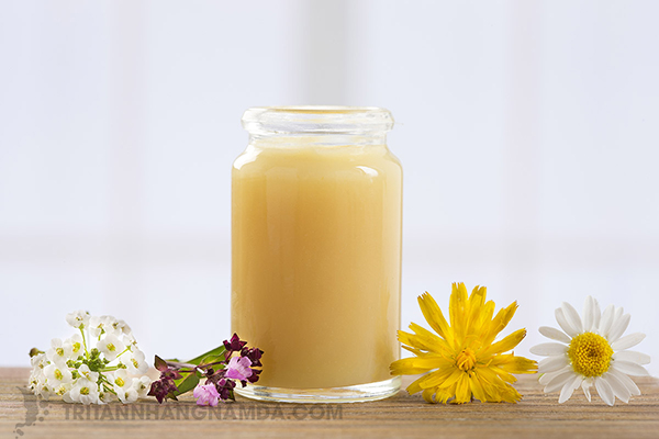 công dụng của viên uống sữa ong chúa với chăm sóc da