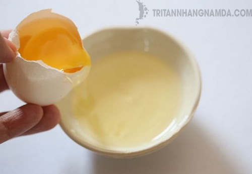 Cách làm mặt nạ lòng đỏ trứng gà với sữa chua 