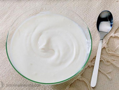 Cách làm mặt nạ bột mì sữa chua dưỡng trắng da, trị tàn nhang